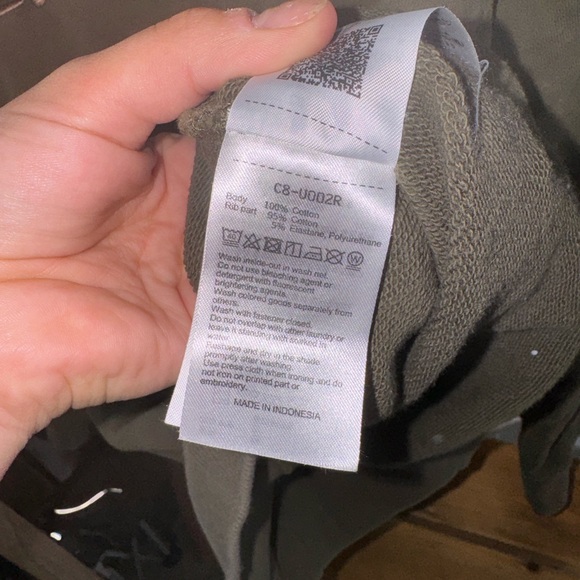 Green Champion Sweater - Picture 3 of 4